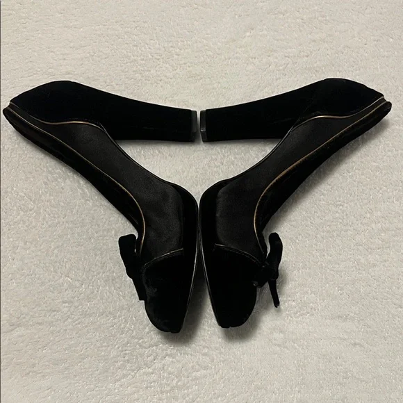 BCBG Maxazria Velvet/Satin 37/7B Black 3.5” Sexy Block Heel EUC (N) - Picture 3 of 16